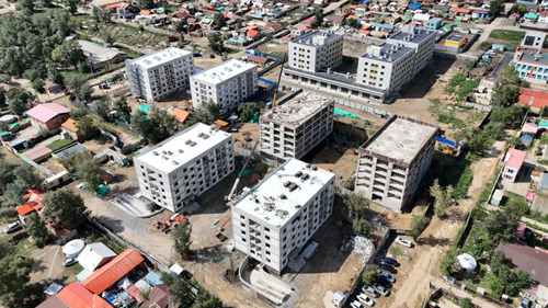 Баянхошуу хот орон сууцжуулах төслийн эхний ээлжийн 110 айлын орон сууцыг улсын комисст хүлээлгэн өглөө